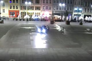 Nocna fantazja na Starym Rynku w Bydgoszczy! Wszystko się nagrało [Wideo]