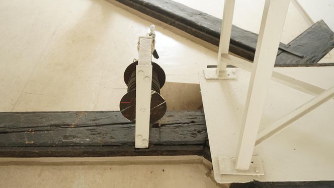 Dawny Szpital Uniwersytecki przy ul. Kopernika w Krakowie - konstrukcja opuszczania żyrandolu