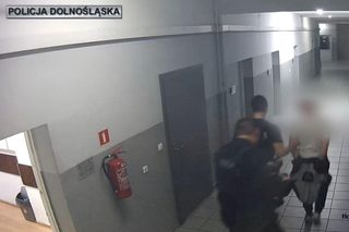 Atak na ratownika i policjantów w Lubinie. „Groził śmiercią, próbował uderzyć”