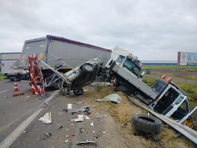 Wypadek na S5 niedaleko Kościana. TIR wjechał w pojazd służby drogowej