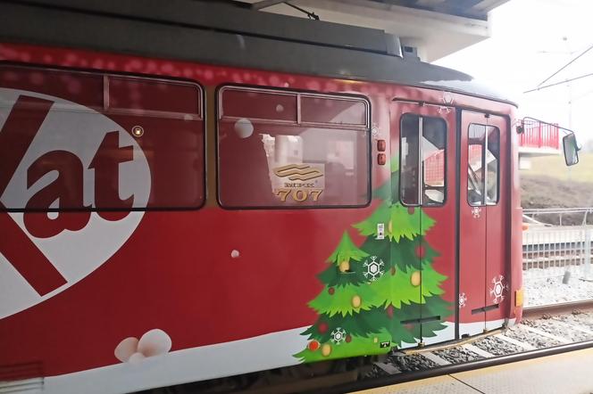 Świąteczny tramwaj KitKat w Poznaniu