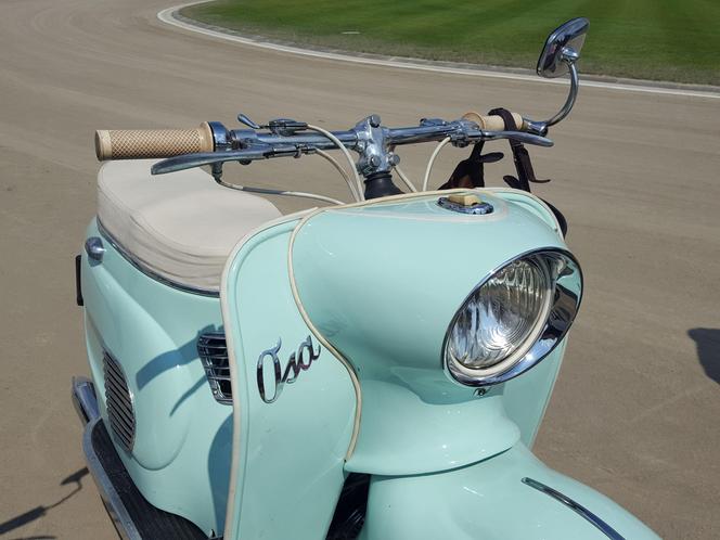 Osy kręciły kółka na stadionie żużlowym w Lesznie. Ogólnopolski zlot skuterów Osa Osieczna-Leszno 