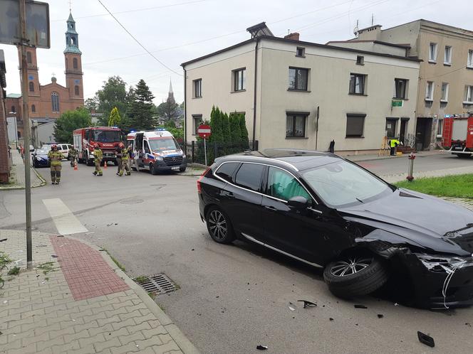 Wypadek w Piekarach Śląskich. Zderzyły się dwa samochody. Dziecko trafiło do szpitala 