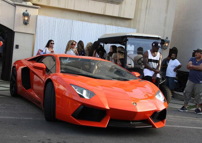 Chris Brown w Lamborghini Aventador