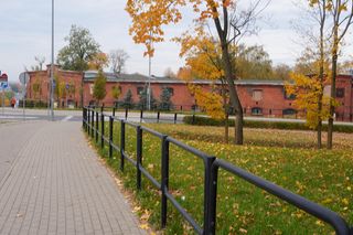 Koszary Dragonów zostaną zagospodarowane. Miasto wystawiło na sprzedaż jedną z nieruchomości [ZDJĘCIA]