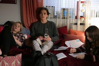 M jak miłość, odc. 1521. Jasiek (Stanisław Dusza), Basia (Gabriela Raczyńska), Laura (Laura Nowak)