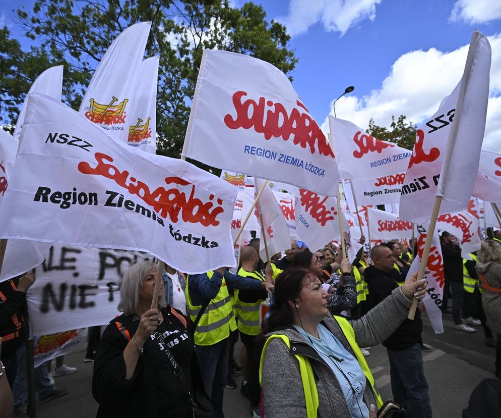 Protest pracowników pod ambasadą Turcji