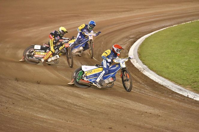 PRES Grupa Deweloperska Toruń - Betard Sparta Wrocław, zdjęcia kibiców i zawodników z Motoareny