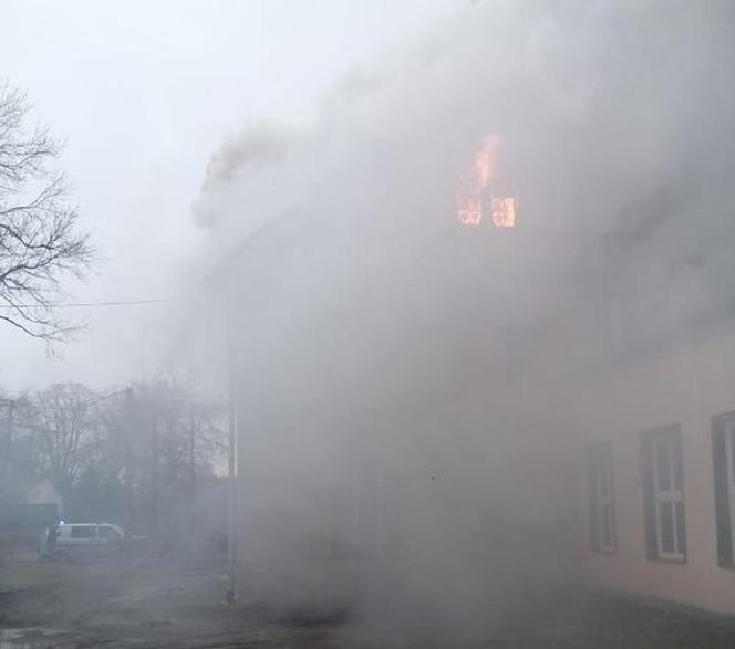 Pożar domu w Karpnikach na Dolnym Śląsku