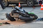  Wypadek na placu Starynkiewicza. Kierowca przewozu osób staranował motocyklistę 