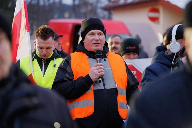 Protest przeciw budowie zbiornika w Szczurowej