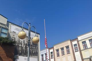 Upamiętniająca obrońców Rzeszowa tablica została znaleziona w piwnicy. Na odsłonięcie czekała 56 lat