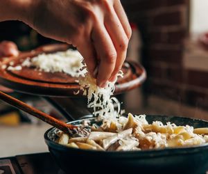 Prosty obiad bez mięsa. Wystarczy kilka składników i chwila wolnego czasu