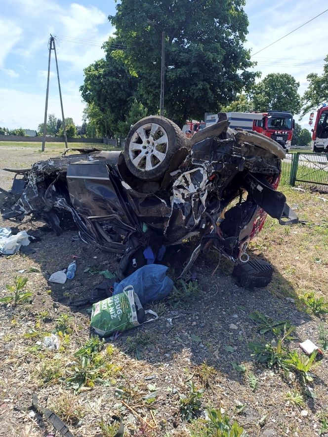Śmiertelny wypadek pod Sieradzem. Nie żyje 37-latek [ZDJĘCIA]