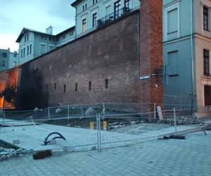 Toruńskie mury wstawiono do wanny