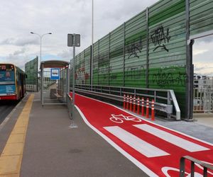 Pasażerowie autobusów mogą się wygodnie przesiadać na kolej na przystanku PKP Gocławek