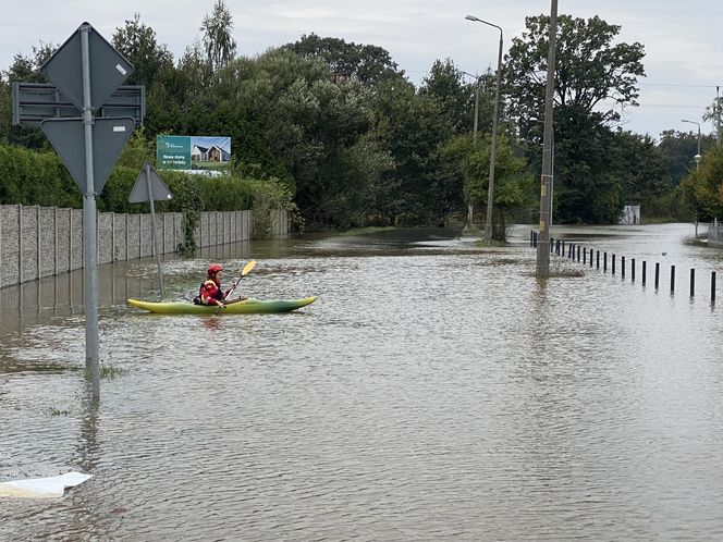 Wrocław - woda przy osiedlu na Stabłowicach 