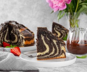   Polacy w PRL-u nie mogli się obyć bez tego ciasta. Jest proste, zawsze wychodzi i prezentuje się świetnie