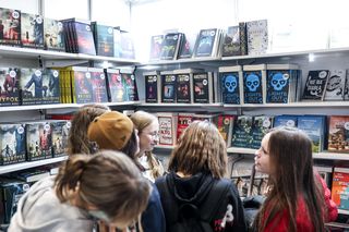 Koniec tanich książek? Rząd szykuje rewolucję, która wstrząśnie rynkiem!