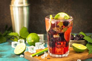Jeżynowe mojito: przepis jak przygotować drinka z rumem i jeżynami