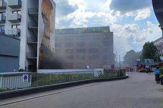 Pożar na Promenadach Wrocławskich! Trwa akcja strażaków [ZDJĘCIA]