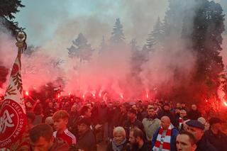 Pogrzeb Igora Sypniewskiego. Tłumy na ostatnim pożegnaniu byłego piłkarza ŁKS [ZDJĘCIA]