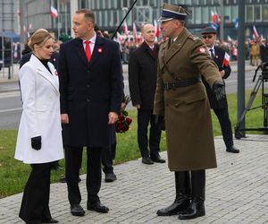 Kaczyńska z rodziną i Nawrockimi uczciła pamięć ojca