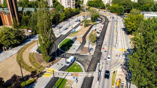 Tramwaj na Stegny w Warszawie w przeddzień otwarcia