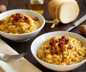 Ryż z boczkiem i żółtkiem: tani przepis na obłędnie pyszne risotto carbonara
