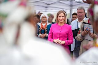 Marta Nawrocka w różu zachwyca na dożynkach! Wiemy, kto wygrał konkurs na najpiękniejszy wieniec