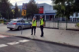 Kontrole przy koszalińskich szkołach. Policjanci sprawdzają oznakowanie dróg i ulic 