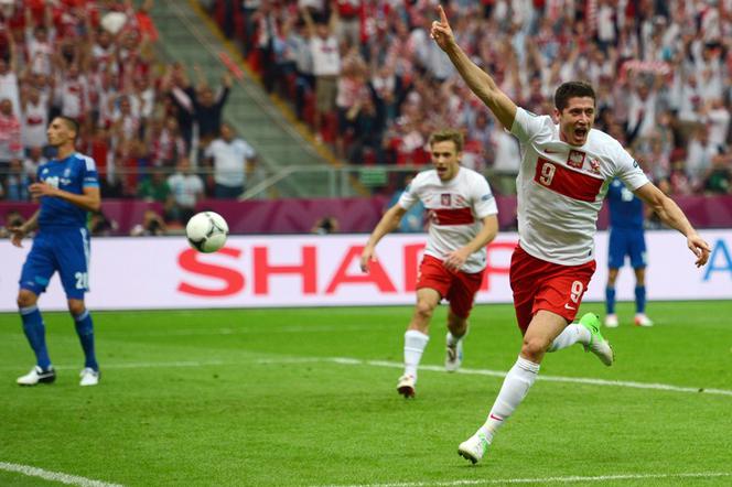 Polska - Grecja, Robert Lewandowski cieszy się ze strzelonego gola