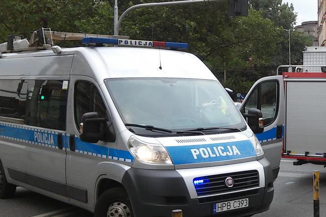 Wypadek busa na Dolnym Śląsku. Nie żyje młody mężczyzna