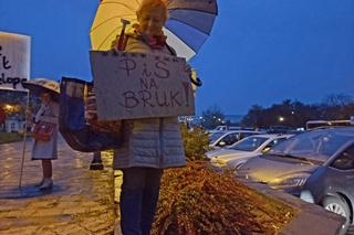 Jarosław Kaczyński odwiedził w sobotę Przemyśl. Przywitali go zwolennicy i … przeciwnicy