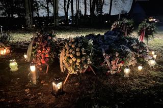 Grób strażaka Bartosza Błyskala utonął w morzu kwiatów. Jeden szczegóły łamie serca wszystkich