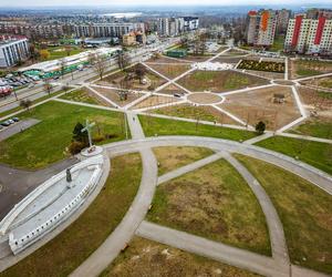 Park przy pl. Papieskim w Sosnowcu prawie gotowy. Trwają ostatnie prace