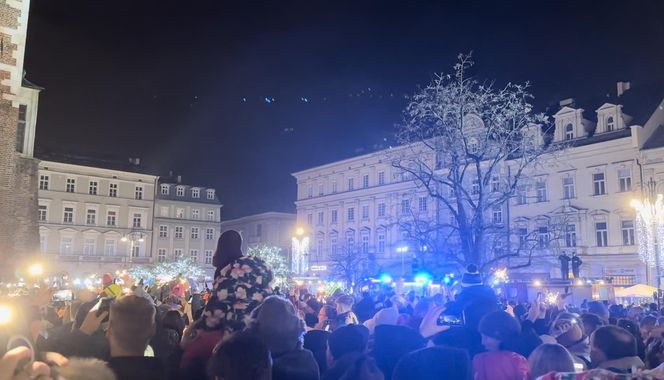 "Światełko do Nieba" podczas 32. finału WOŚP na Rynku Głównym w Krakowie