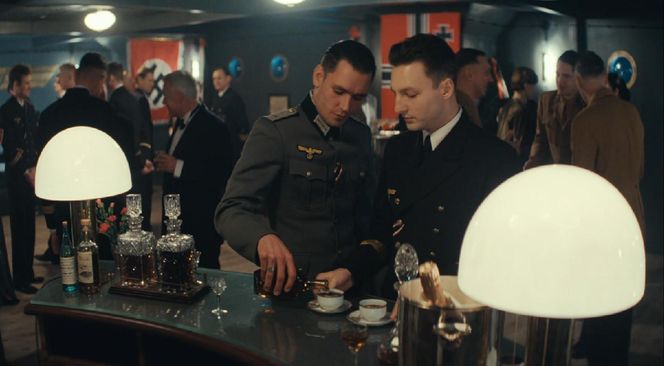 Zatoka szpiegów, odcinek 18. Franz (Bartosz Gelner), Jorg (Maciej Kucharski)