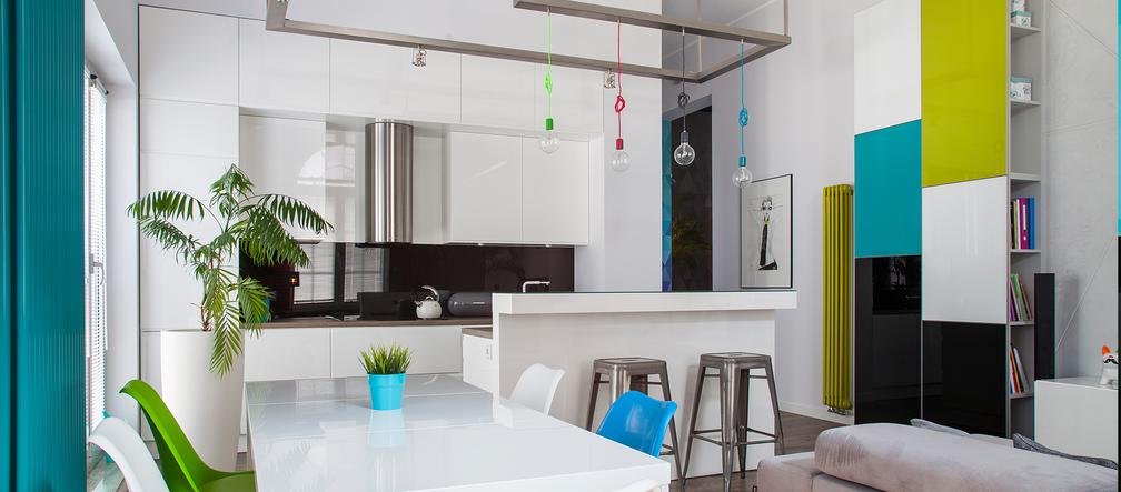Loft z akcentem koloru