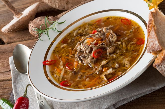 Kanie kroję w paski i gotuję jak flaczki. Majeranek, imbir i jałowiec  tworzą cały aromat