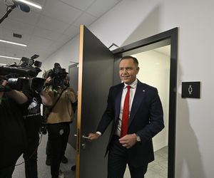 Karol Nawrocki przyjechał do TVP. Symboliczny gest i mocne wsparcie z zaplecza
