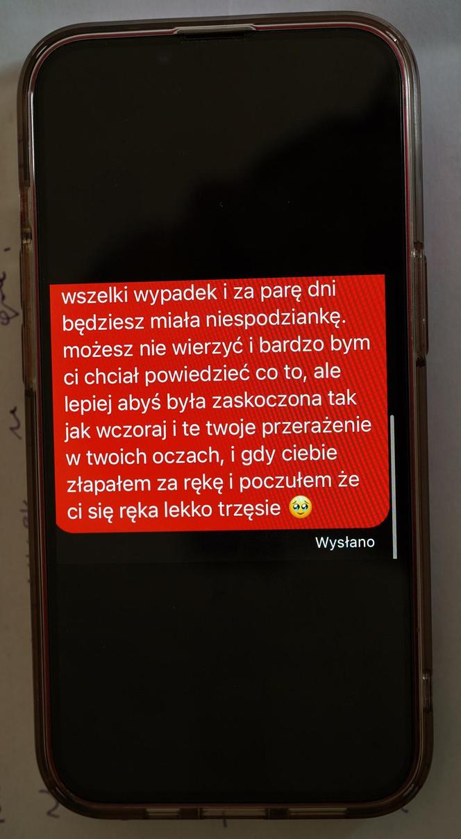 Augustów. Mateusz zamienił życie 18-letniej Julii w piekło. Stalker zatrzymany. Grozi mu 8 lat za kratami