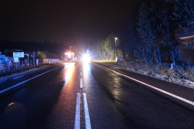 Nie żyje 59-latka, wjechał w nią rozpędzony kierowca osobówki. Policjanci mówią o jednym szczególe