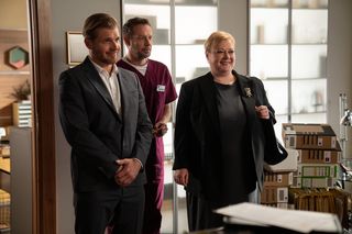 Na dobre i na złe, odcinek 965: Maks Beger (Tomasz Ciachorowski), Elżbieta Czajkowska (Katarzyna Cynke), Mundek (Grzegorz Małecki)