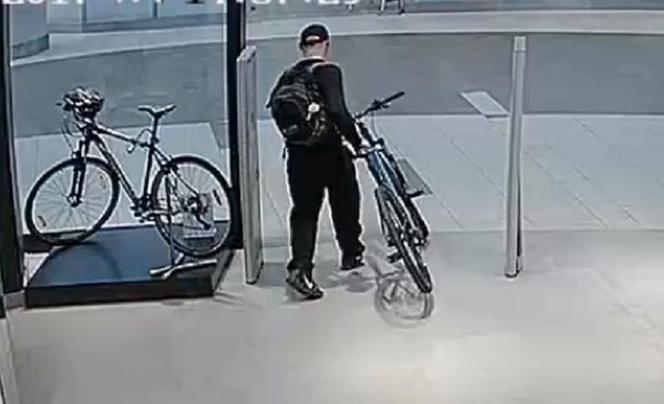 Ukradł rowery z centrum handlowego w Poznaniu