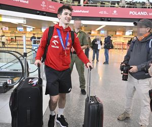 Kibice w szoku! Czekali na siatkarzy, a tu nagle wyszli polscy złoci medaliści