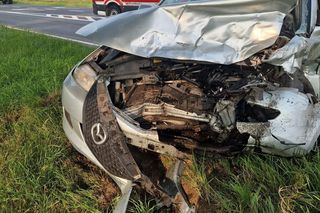 Wypadek niedaleko Gostynia. Kobieta zasnęła za kółkiem