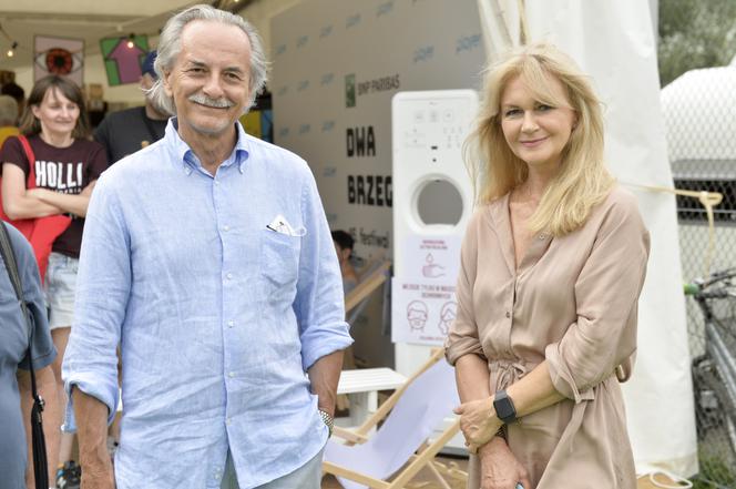 Grażyna Torbicka z mężem w Kazimierzu Dolnym na festiwalu Dwa Brzegi