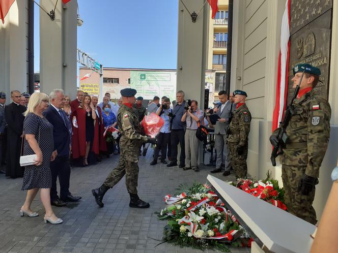 Odsłonięcie tablicy upamiętniającej 100-lecie Cudu nad Wisłą