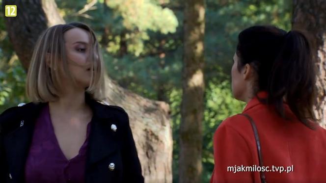 M jak miłość. Kinga (Katarzyna Cichopek), Kamila (Anna Gorajska)
